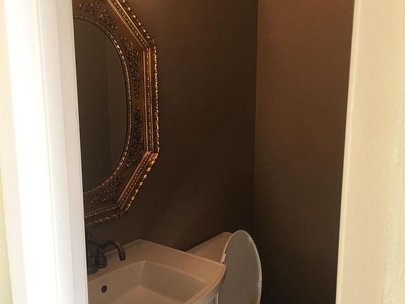1/2 bath