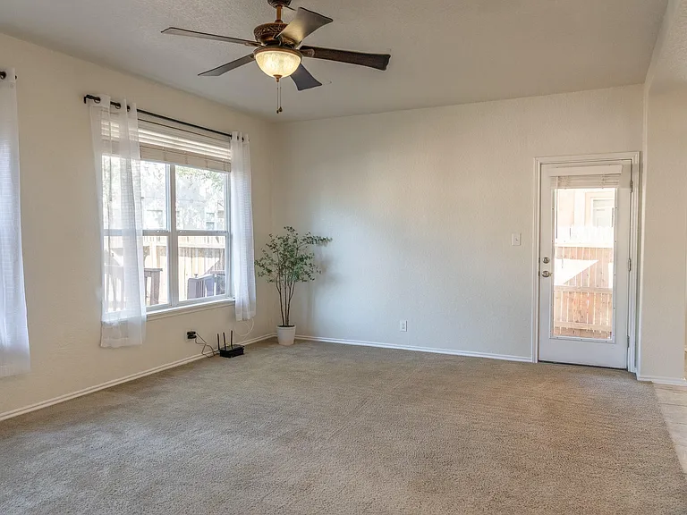 6913 Abbey Fls — Photo 18