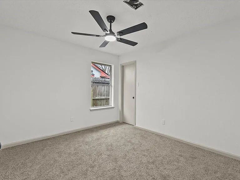 10912 Dogwood Dr — Photo 18