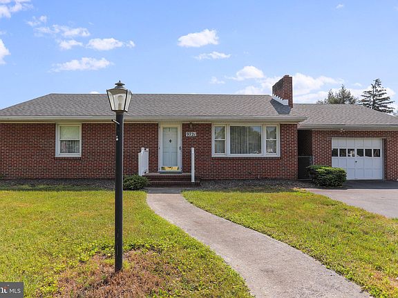2nd image of 9721 Deanewood Ln