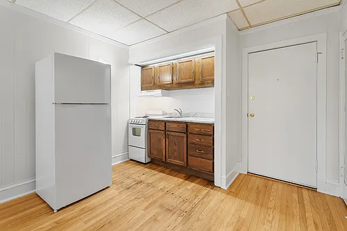 1440 W Howard St #3 Photo 1