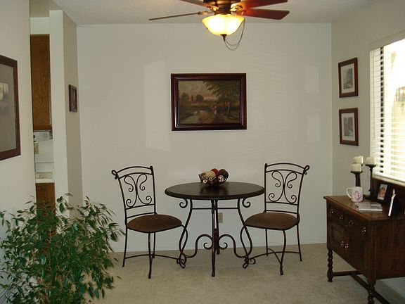 3rd image of 822 Lancaster Dr