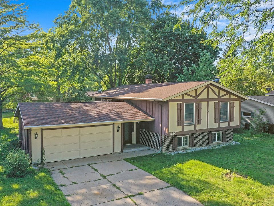 990 Sheffield Dr, Crystal Lake, IL 60014 Zillow