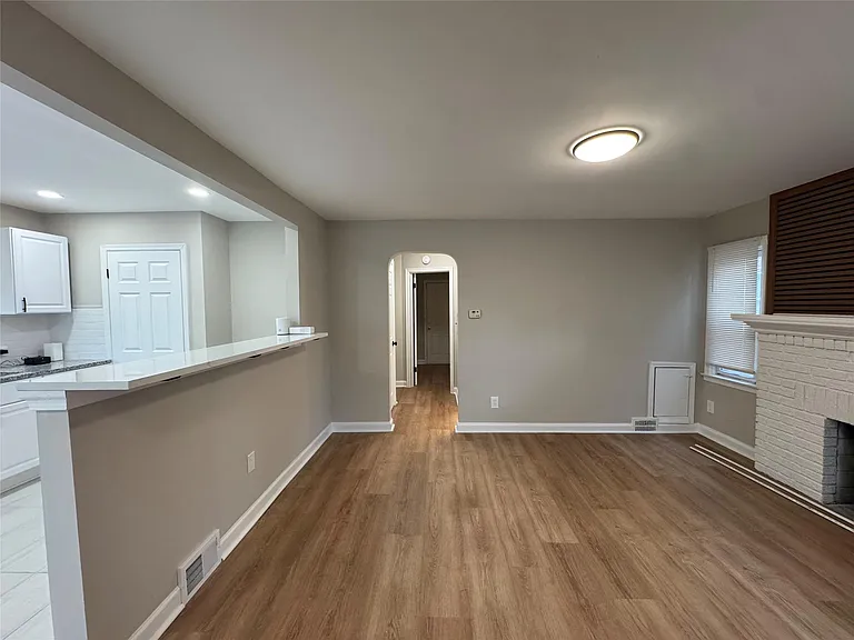 13614 Montrose St — Photo 11
