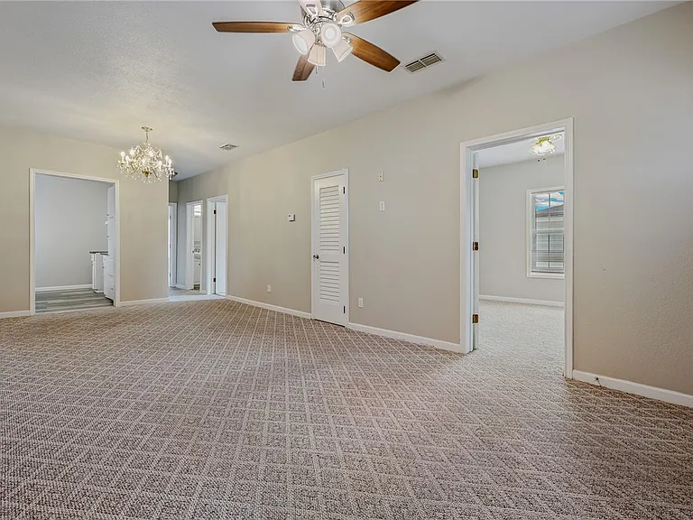 1622 Woodlawn Dr — Photo 4