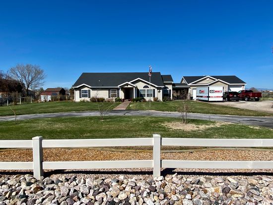 1307 S 4300 W Ogden Ut 84401 Mls 1734175 Zillow