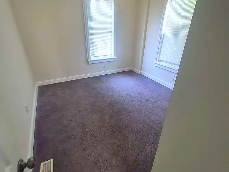 6010 N Lambert St — Photo 15