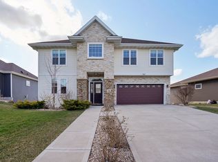 544 Burnt Sienna Dr, Middleton, WI 53562