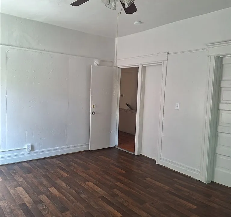1943 Estrella Ave