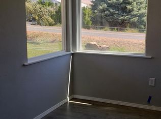 212 N Canyon Rd, Yakima, WA 98901