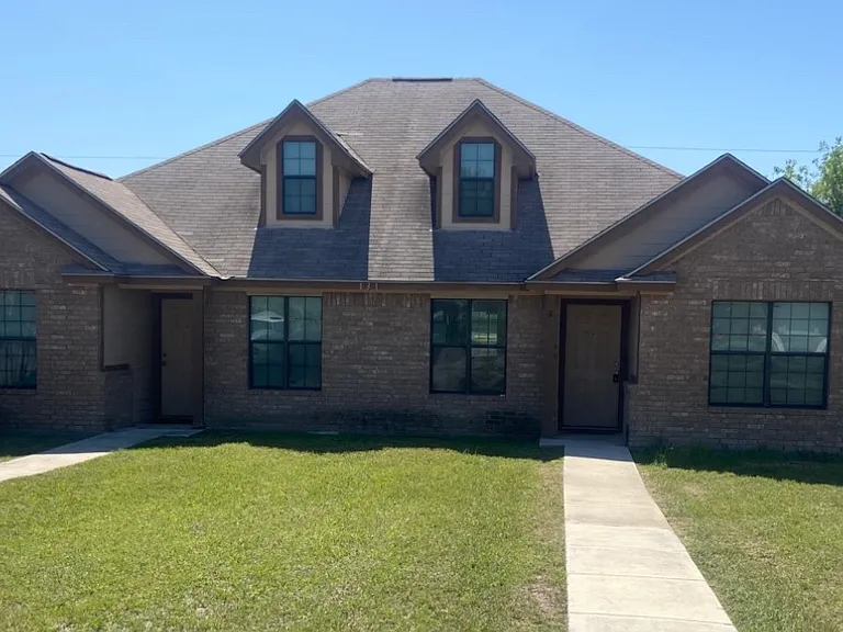 131 Robinhood Dr — Photo 1