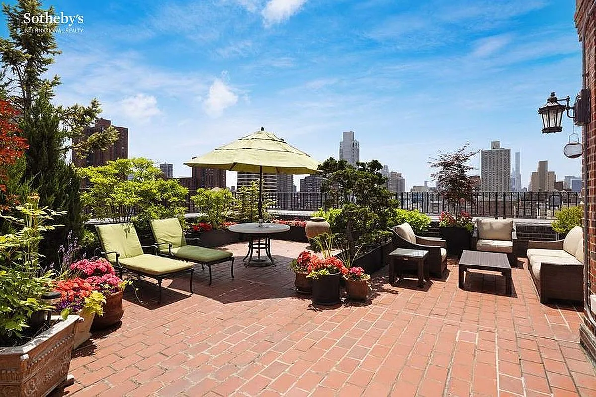 1185 Park Ave photo 1
