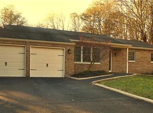 6 Fairway Dr, Manorville, NY 11949