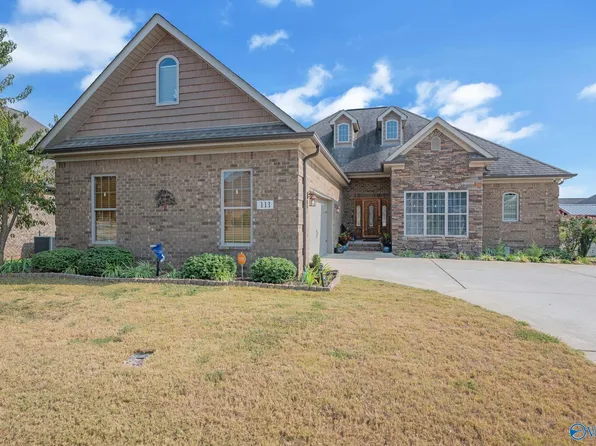111 Rolling Brook Dr, Rogersville, AL 35652