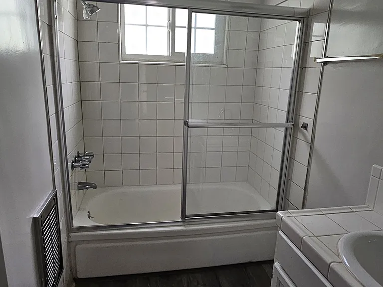 3431 Club Dr — Photo 17