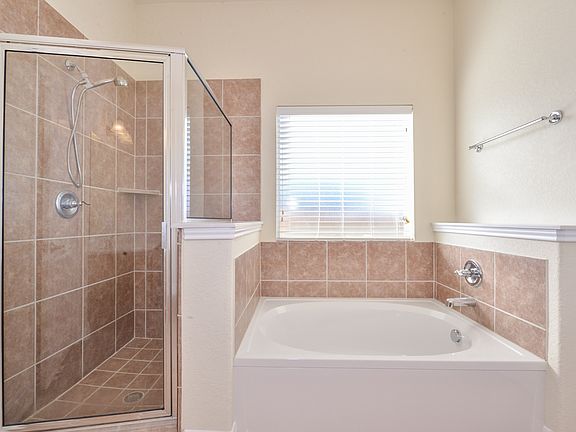 4th image of 21607 Seminole Oaks