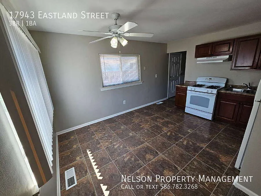 3-Bedroom Ranch, Nice Kitchen, Good Sized Bedrooms, Double Wide Driveway, Big Backyard. Move In R... — Photo 3