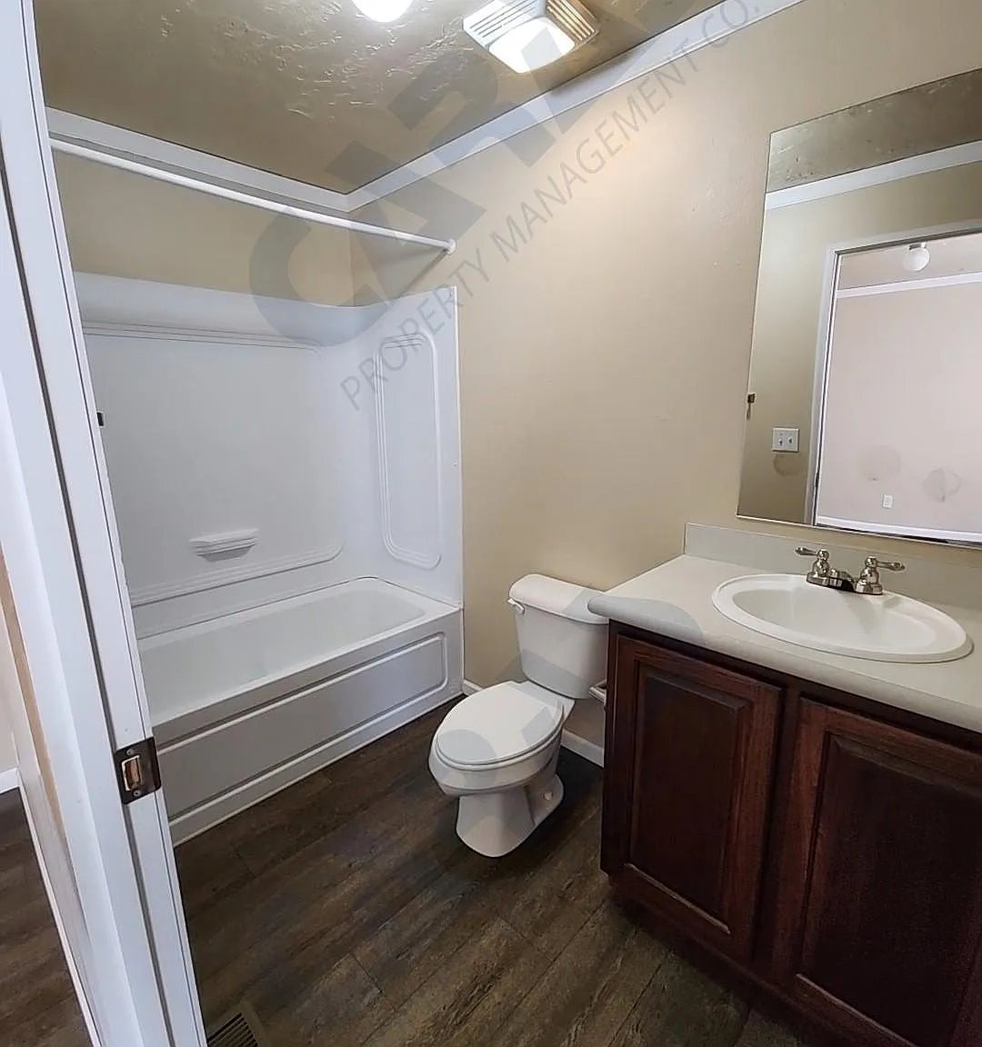 3 bed, 858 sqft, $1,250 — Photo 4