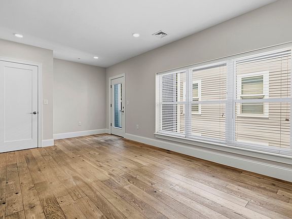 4th image of 29-31 Ward St #302-A