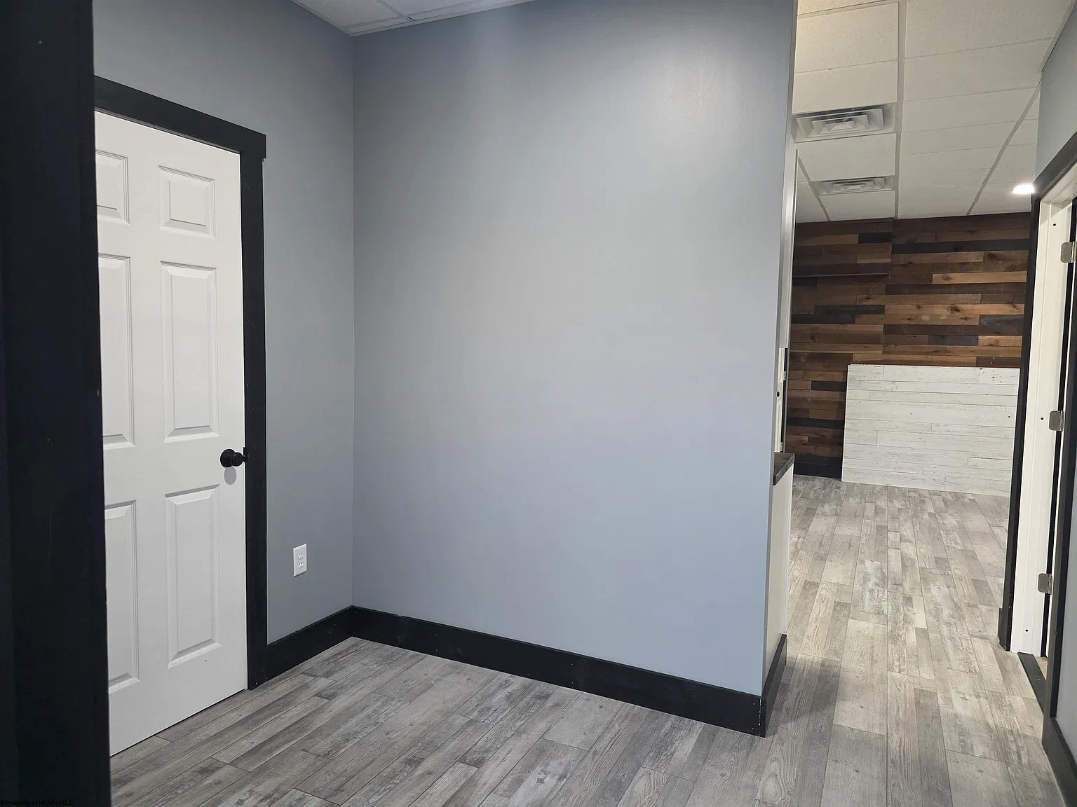 2 bed, 1.0 bath, $1,100 — Photo 3