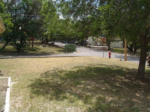 2nd image of 616 Tanglewood Ln