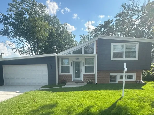 9358 Shermer Rd, Morton Grove, IL 60053