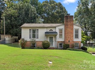 1810 Oak Hollow Rd, Gastonia, NC 28054