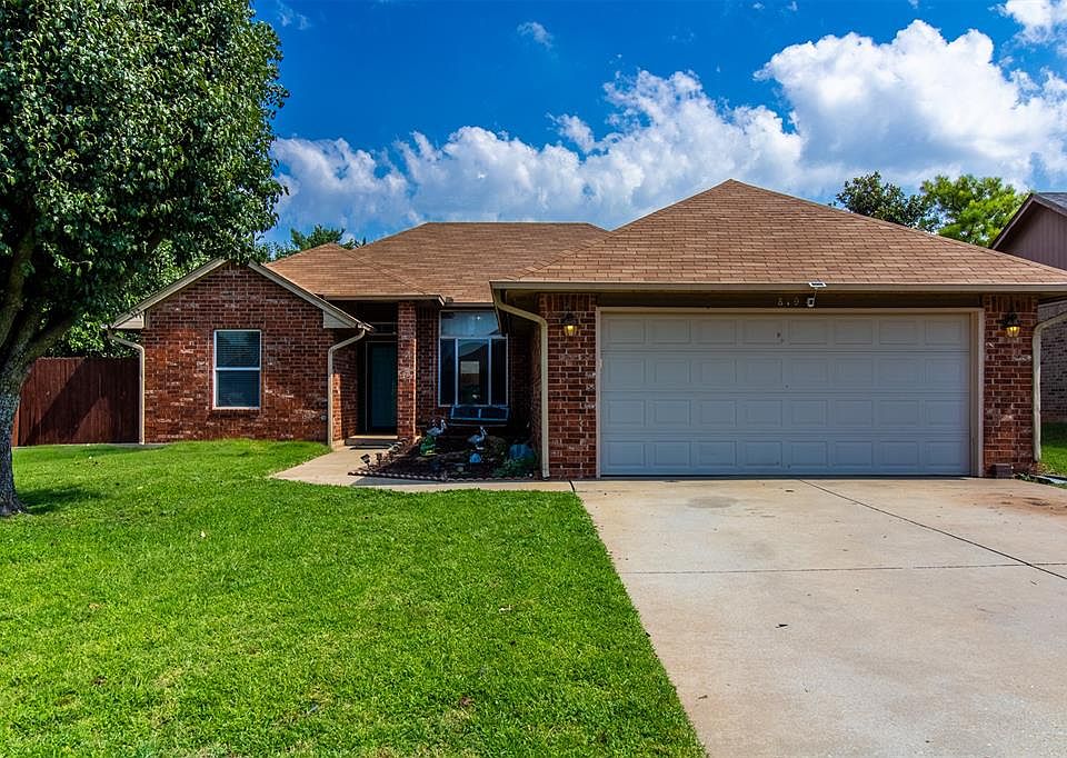 1st image of 819 Dowden Dr