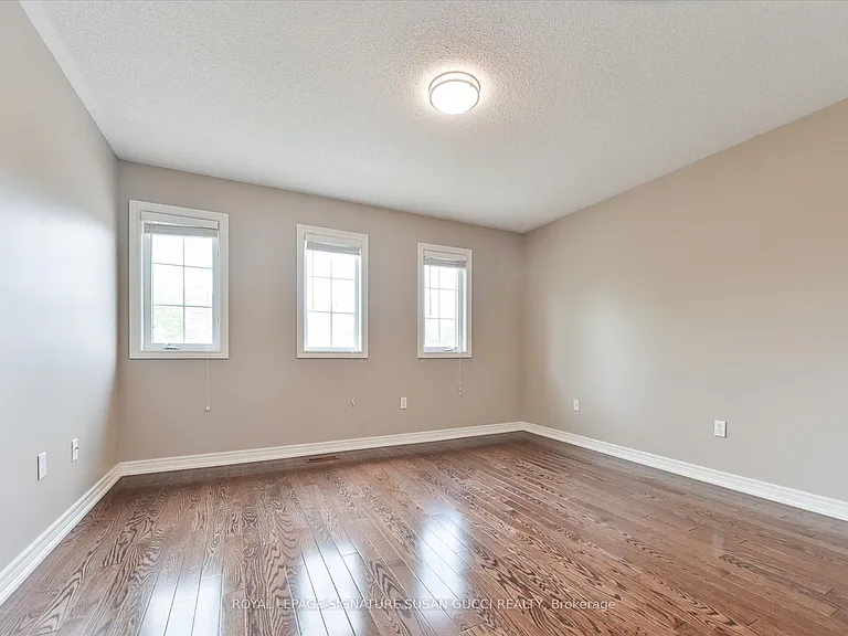 51 Landsdown Cres — Photo 18