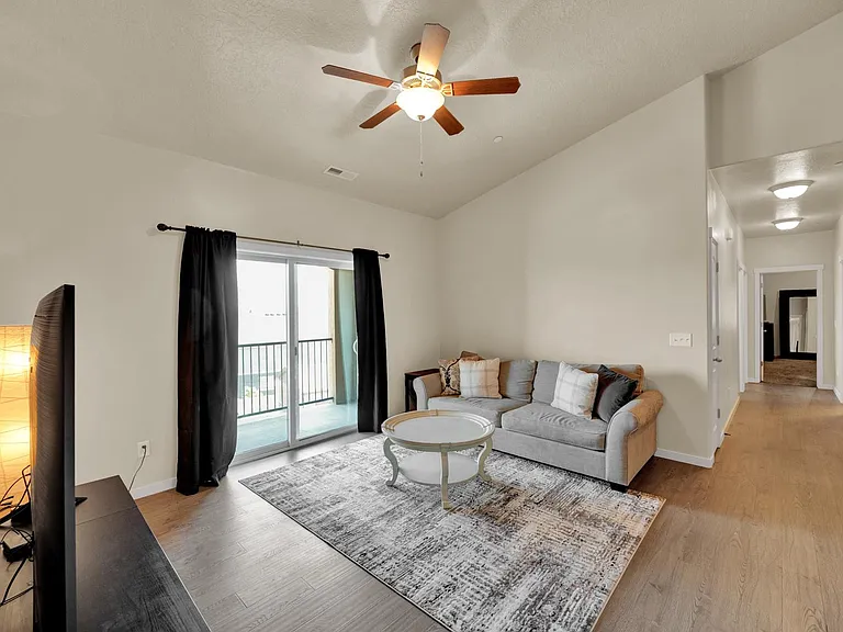 127 E Jordan Ridge Blvd #409 — Photo 2