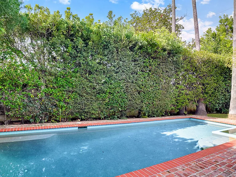 13360 Magnolia Blvd — Photo 55