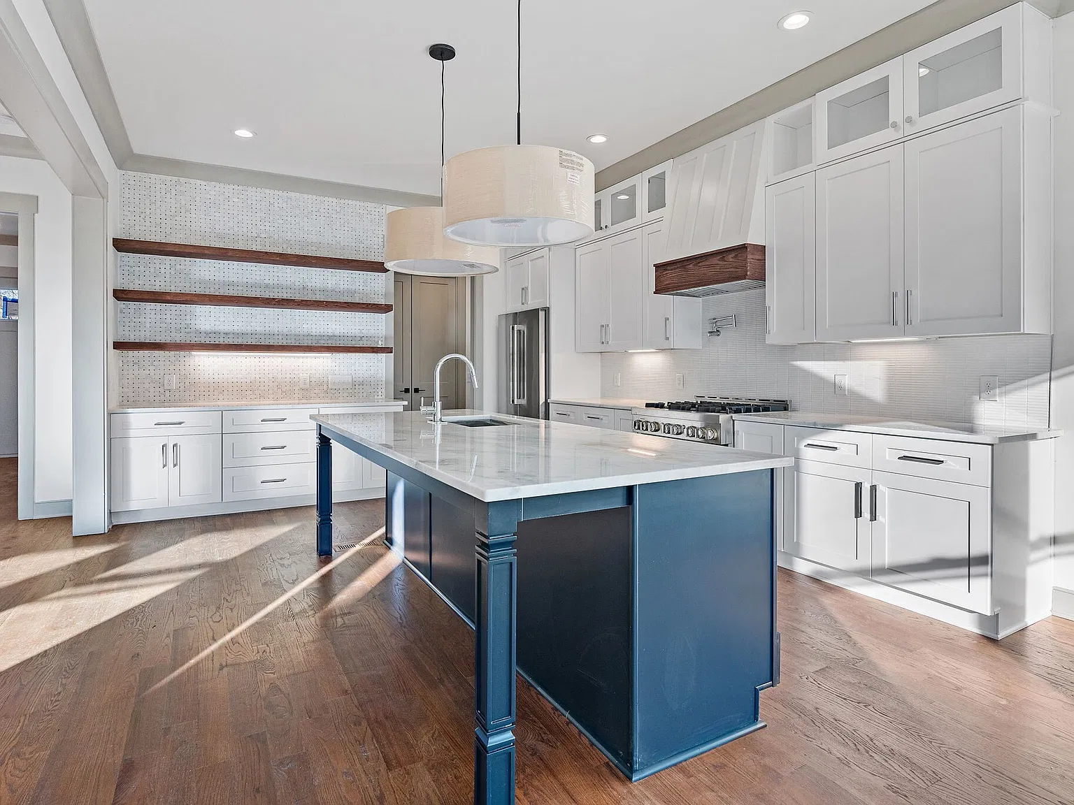 1803 Rosewood Avenue - 1 — Photo 3