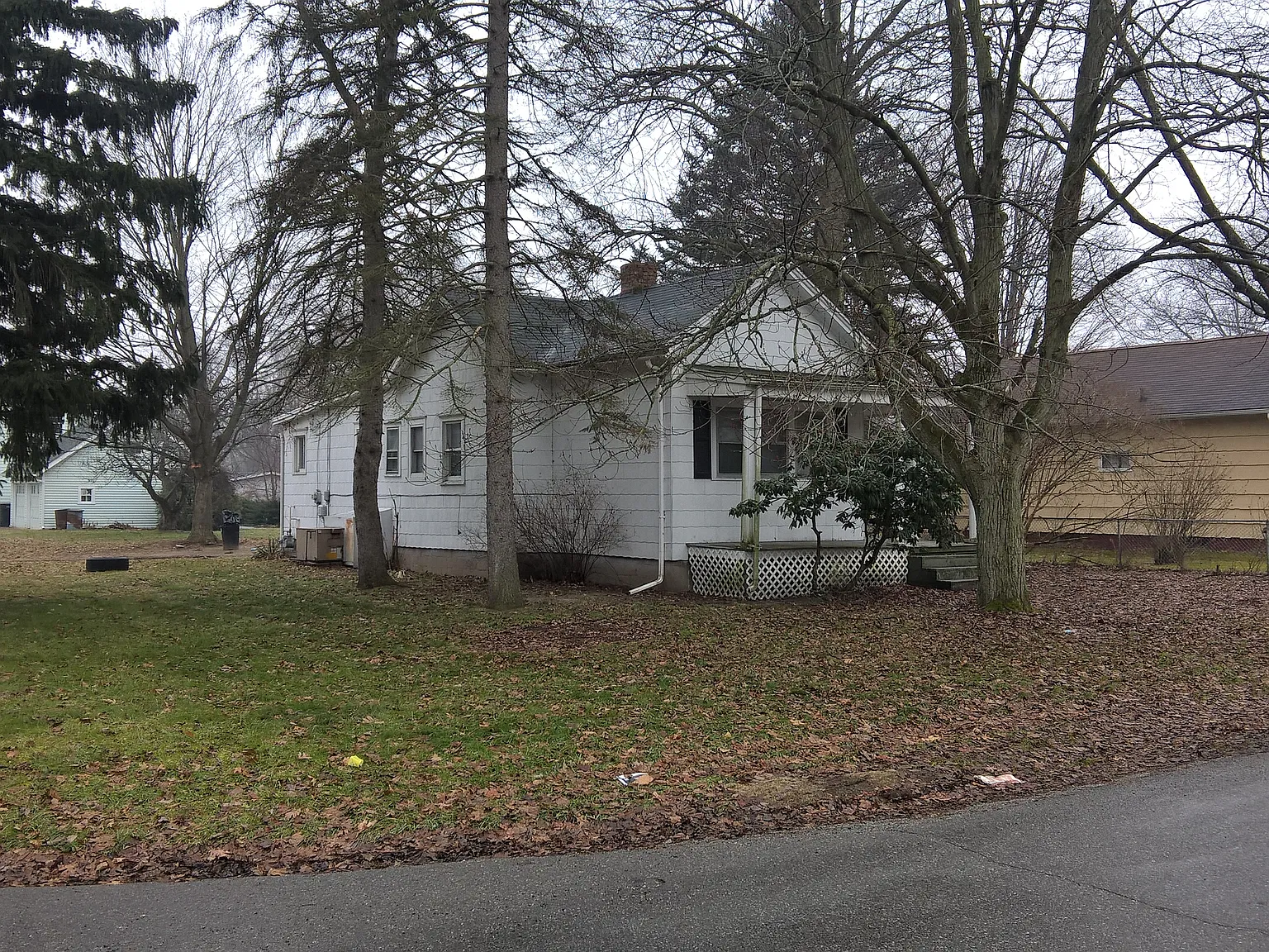 2 Bed/1bath @ 23388 Grove Street — Photo 1