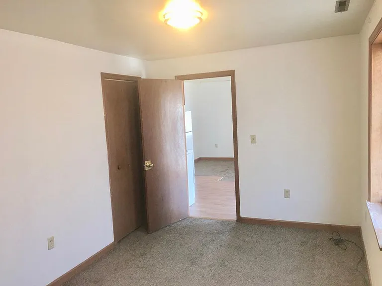 300 Bolling St #B — Photo 6