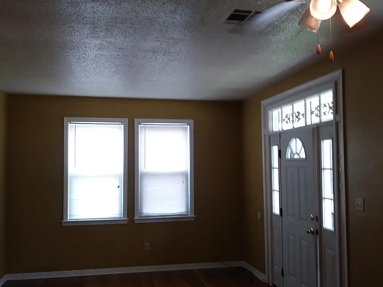 1510 Sumner St — Photo 6