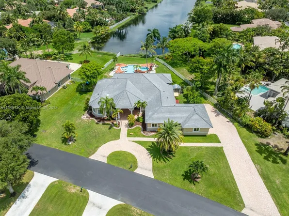 13152 SW 21st Pl, Davie, FL 33325