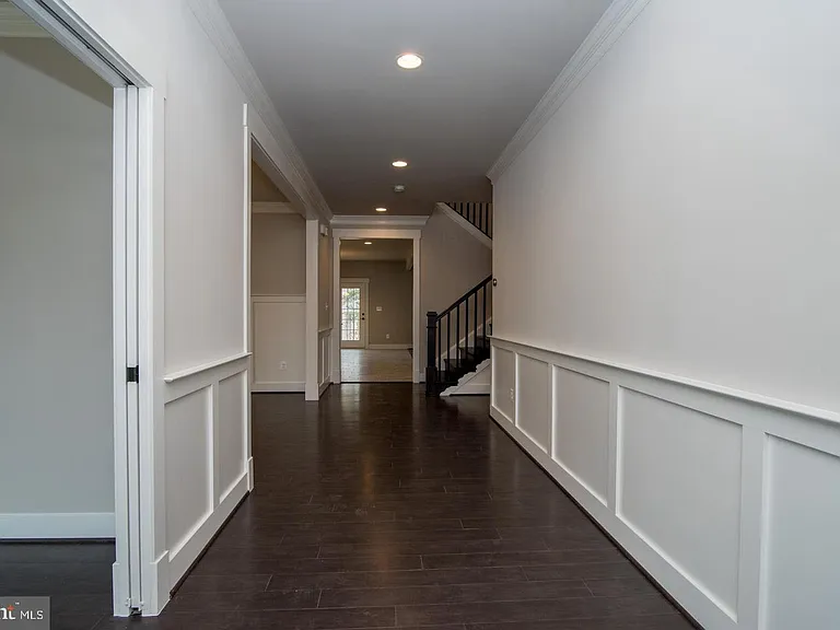 6928 Regent Ln — Photo 3