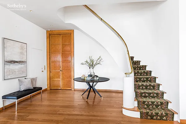 Sold by Sotheby's International Realty | media 9