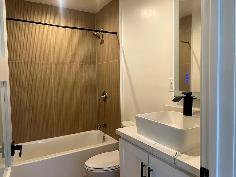 4531 E Anaheim St — Photo 11