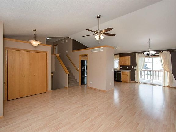 3rd image of 95 Augusta Ct