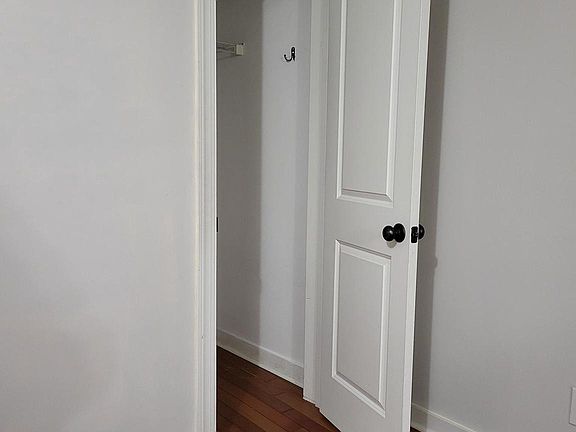 5th image of 820B S Washington St #127