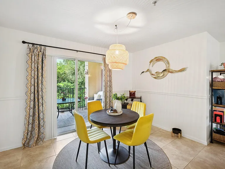 300 Scotia Dr #304 — Photo 7