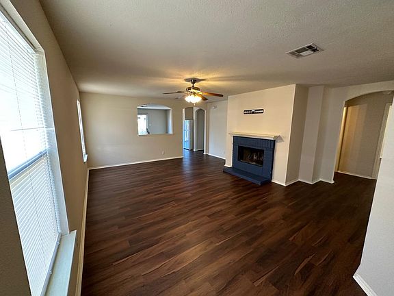 3rd image of 206 Brentwood Dr