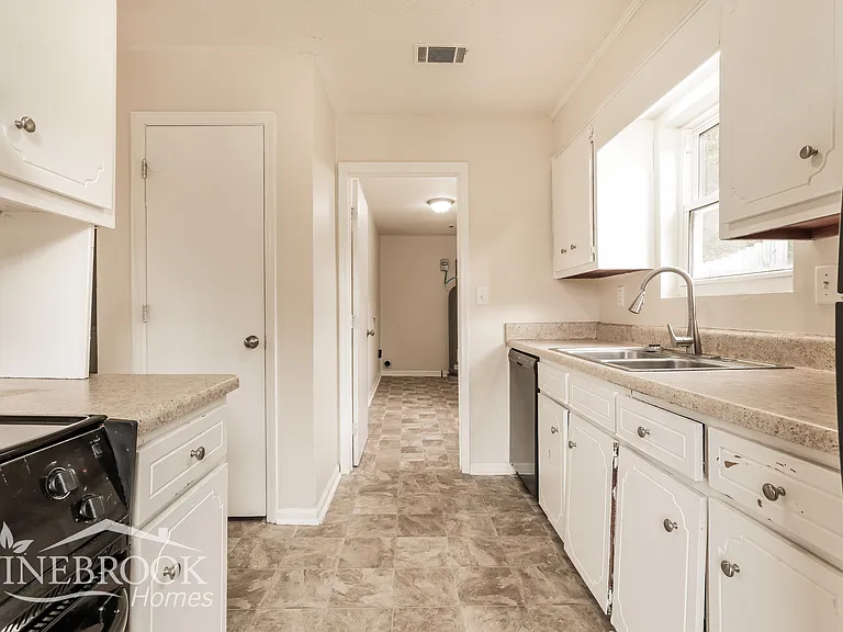 2315 Rutherford Ave — Photo 8