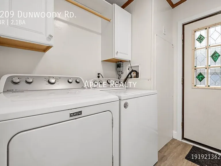 6209 Dunwoody Rd — Photo 16