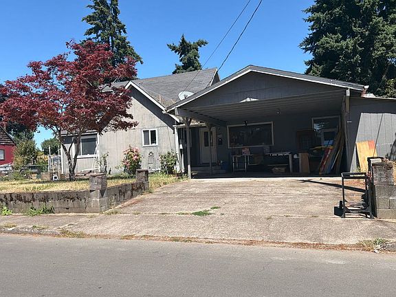 2nd image of 2115 Carleton Way NE