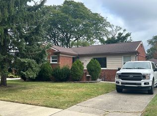 24710 Gardner Ave, Oak Park, MI 48237