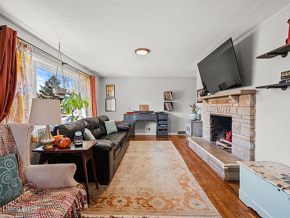 4th image of 3325 Furman Blvd