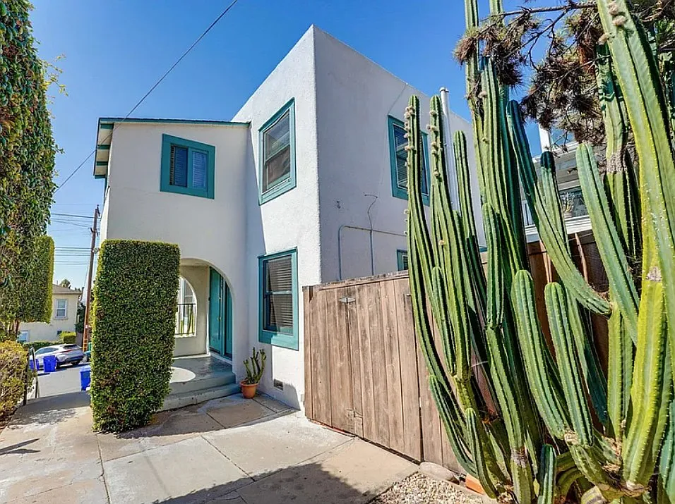 2 bed, 800 sqft, $3,050 — Photo 2