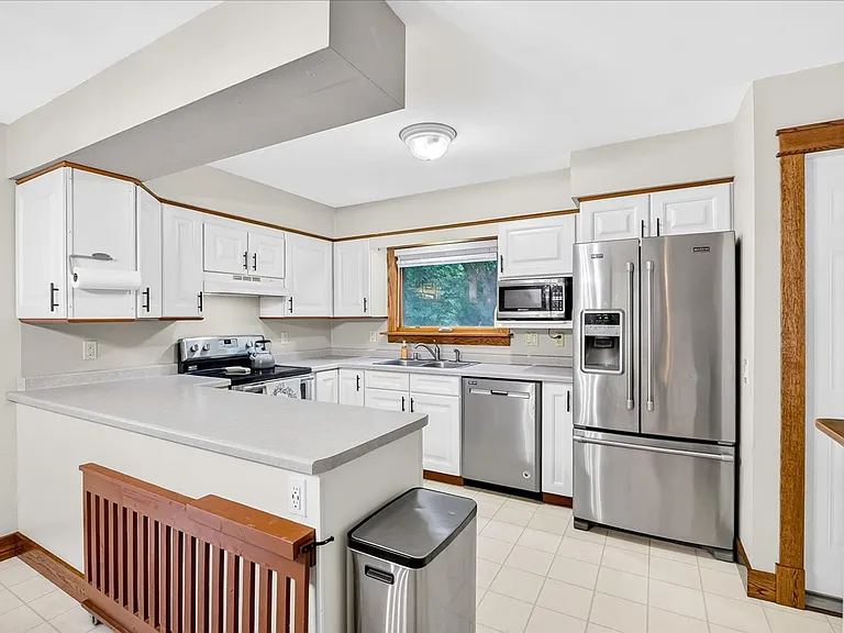 18 Cathy Ct — Photo 14